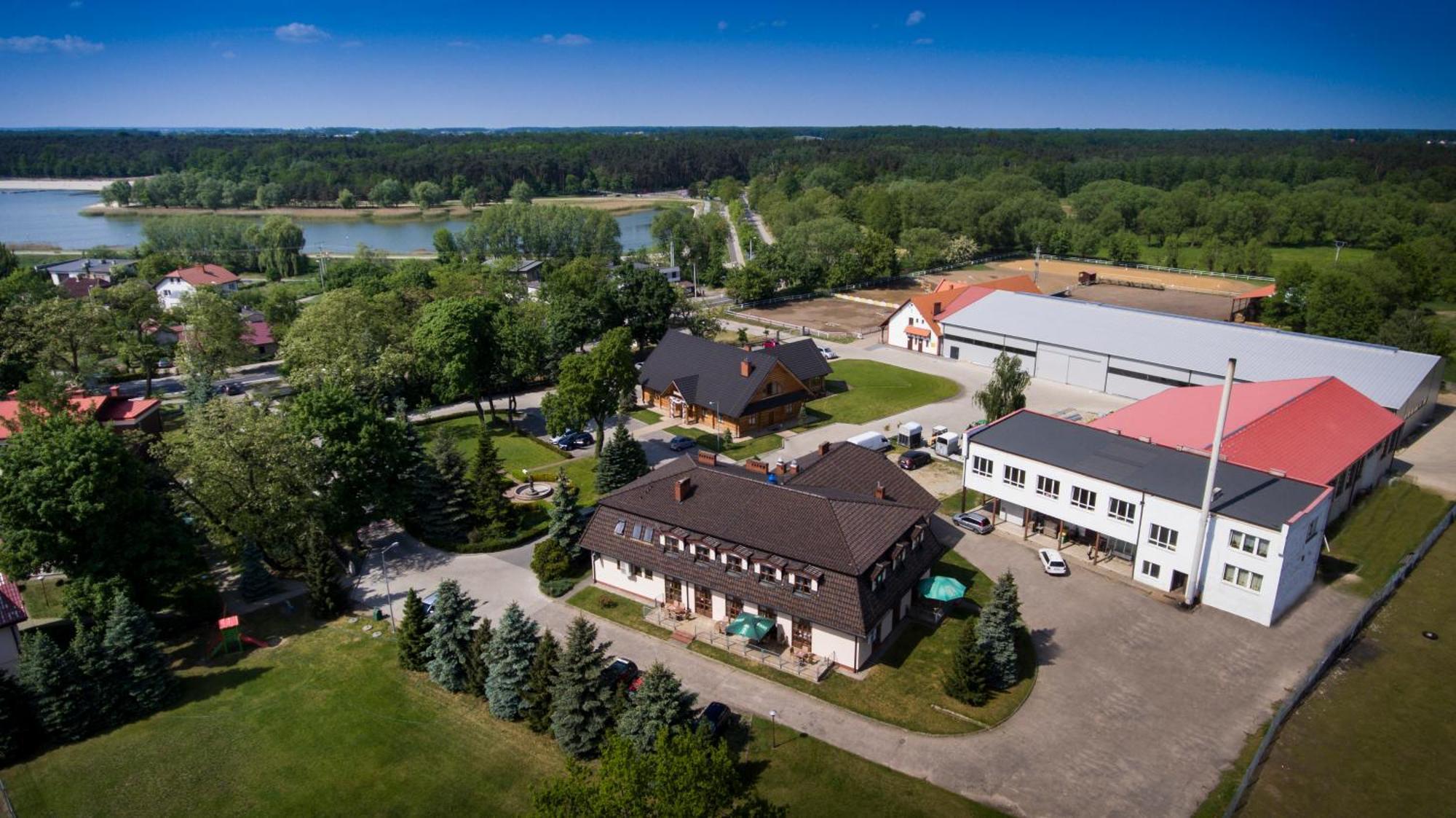 Hotel I Restauracja Borowianka Ostrow Wielkopolski Ngoại thất bức ảnh