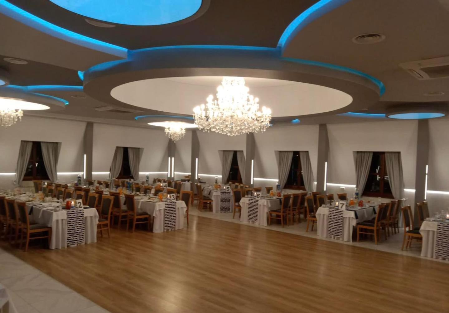 Hotel I Restauracja Borowianka Ostrow Wielkopolski Ngoại thất bức ảnh