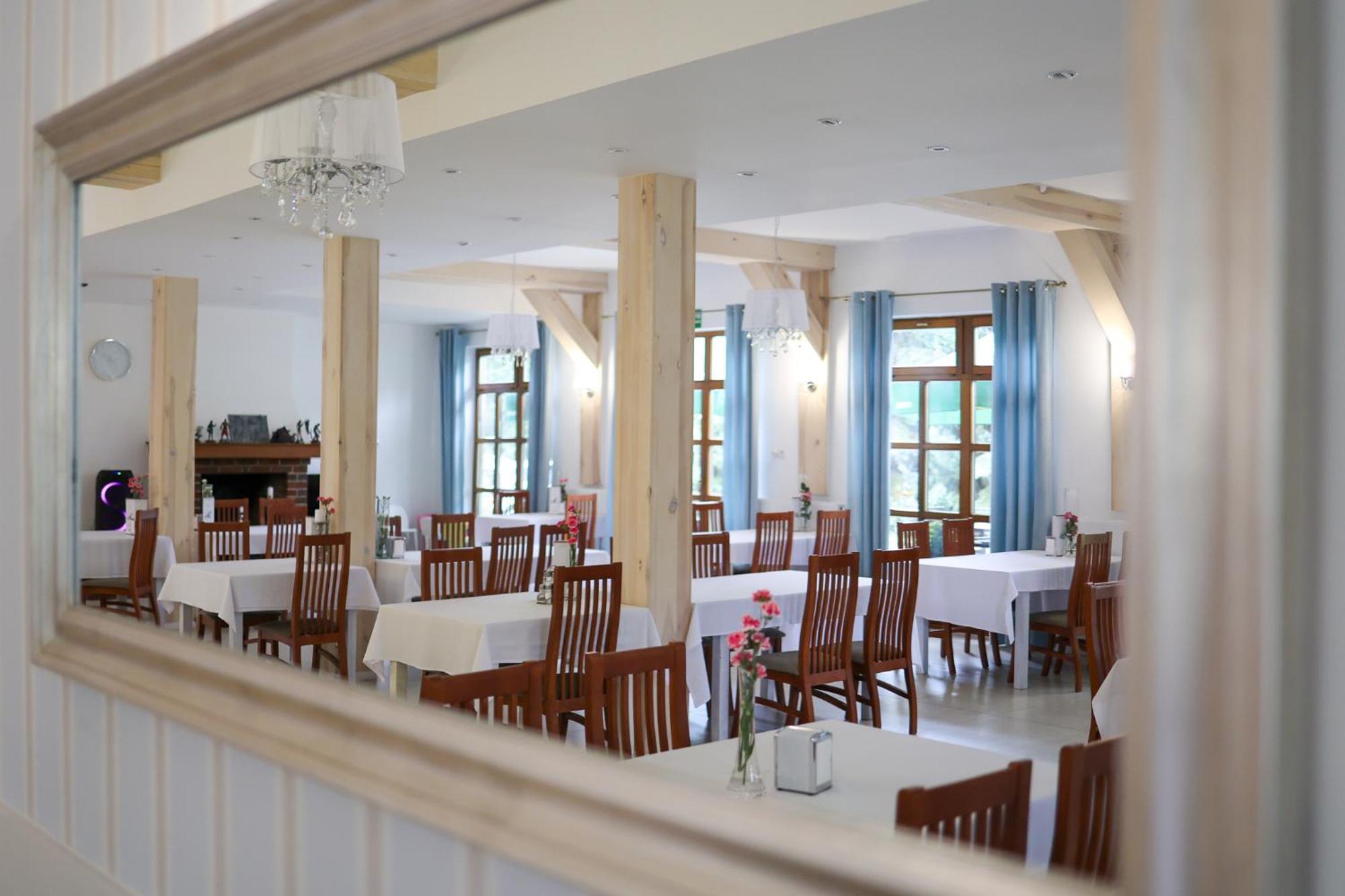 Hotel I Restauracja Borowianka Ostrow Wielkopolski Ngoại thất bức ảnh