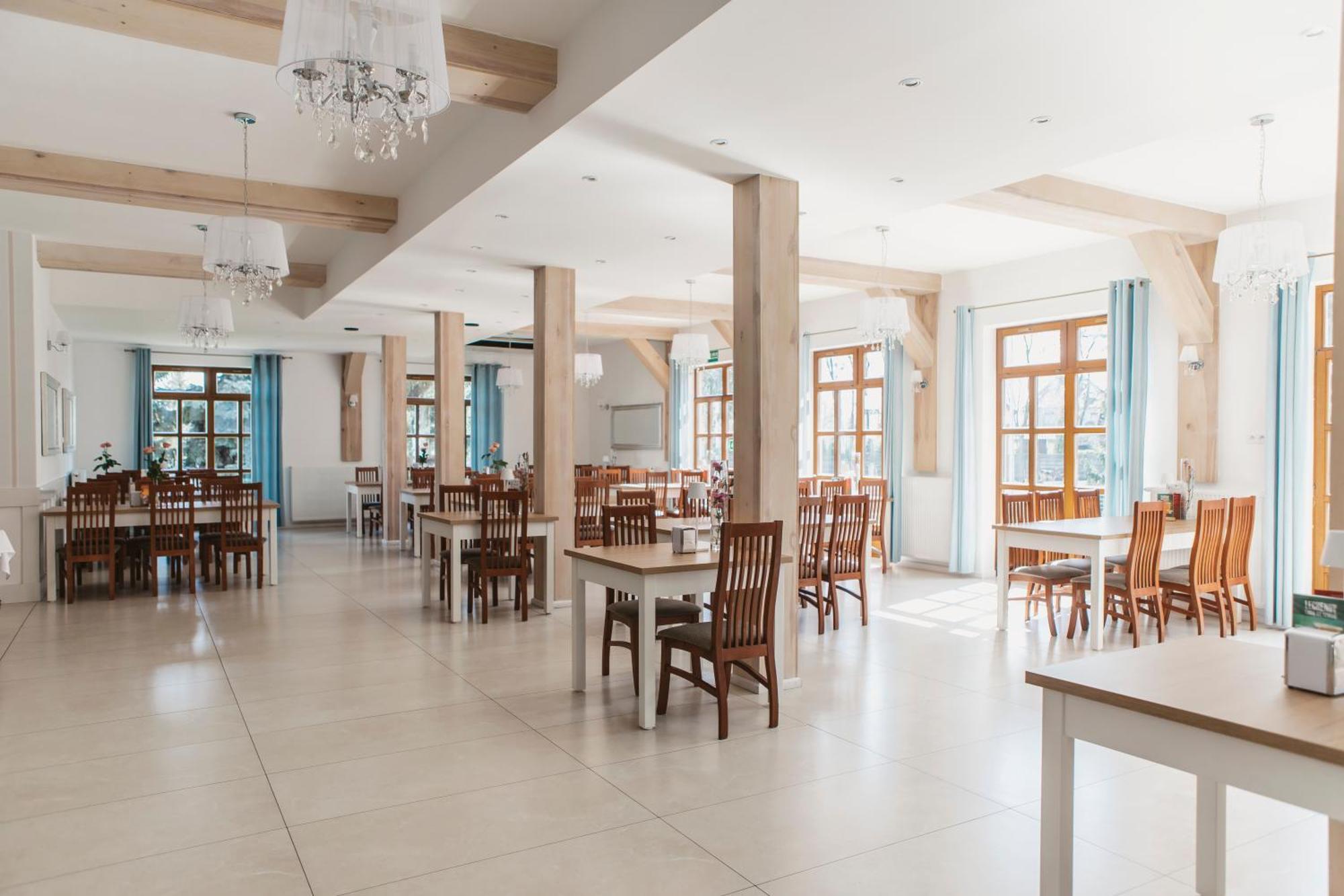 Hotel I Restauracja Borowianka Ostrow Wielkopolski Ngoại thất bức ảnh