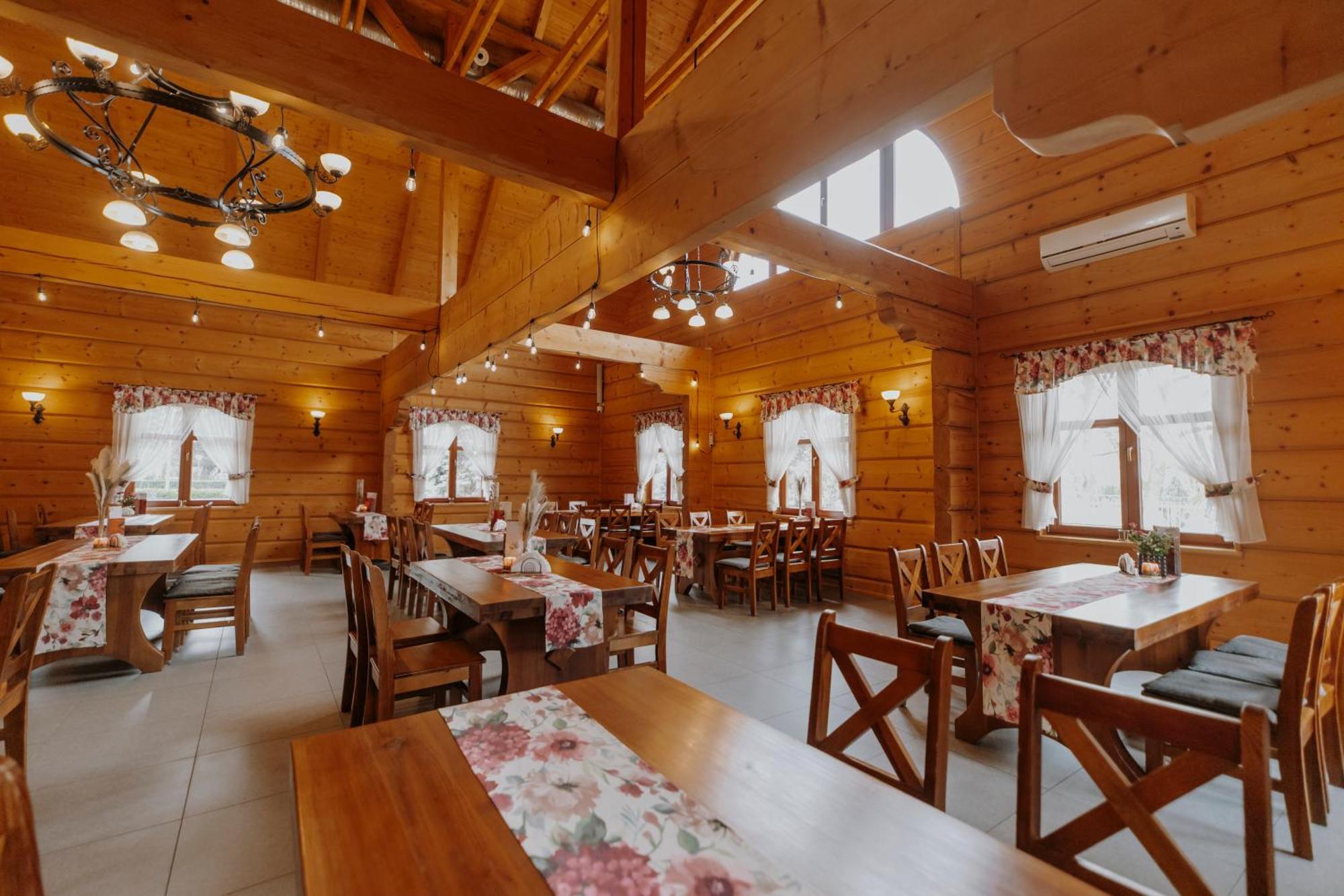 Hotel I Restauracja Borowianka Ostrow Wielkopolski Ngoại thất bức ảnh