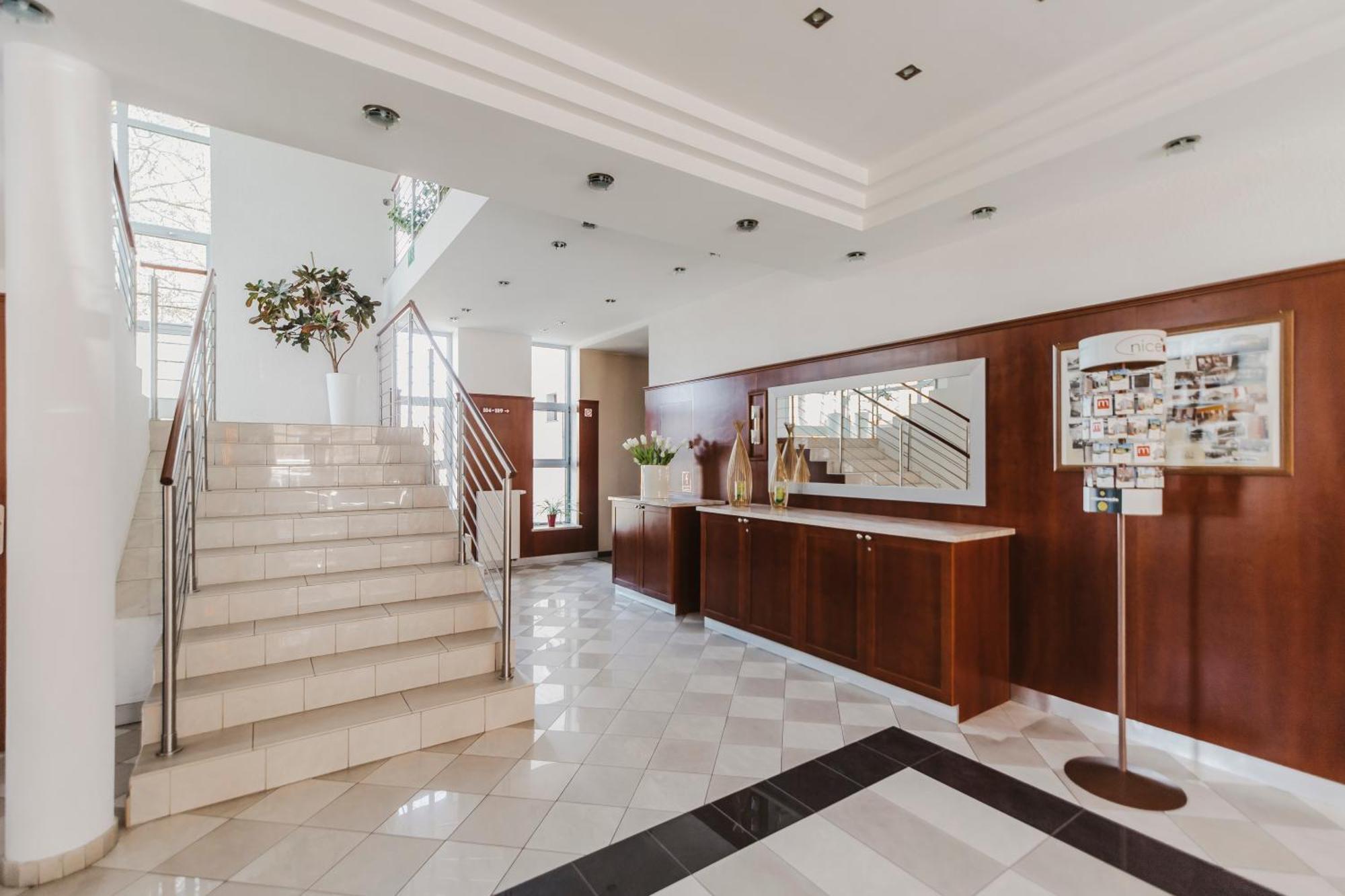 Hotel I Restauracja Borowianka Ostrow Wielkopolski Ngoại thất bức ảnh