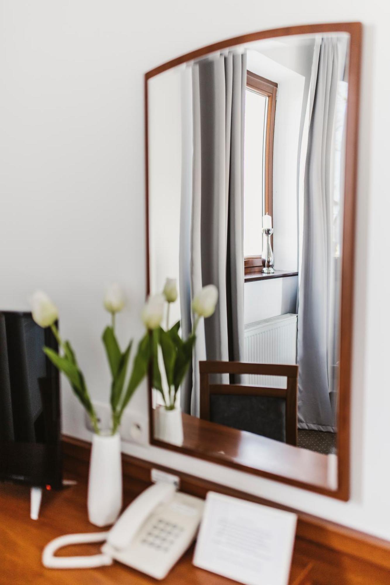 Hotel I Restauracja Borowianka Ostrow Wielkopolski Ngoại thất bức ảnh