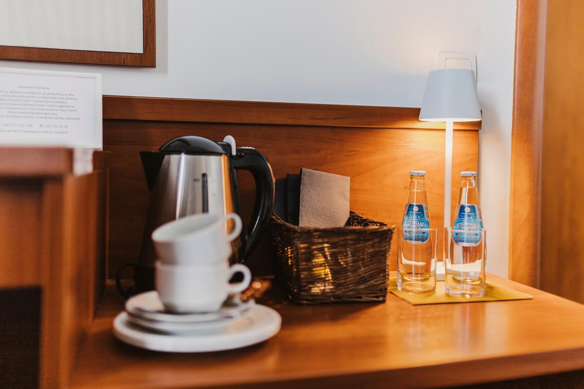Hotel I Restauracja Borowianka Ostrow Wielkopolski Ngoại thất bức ảnh