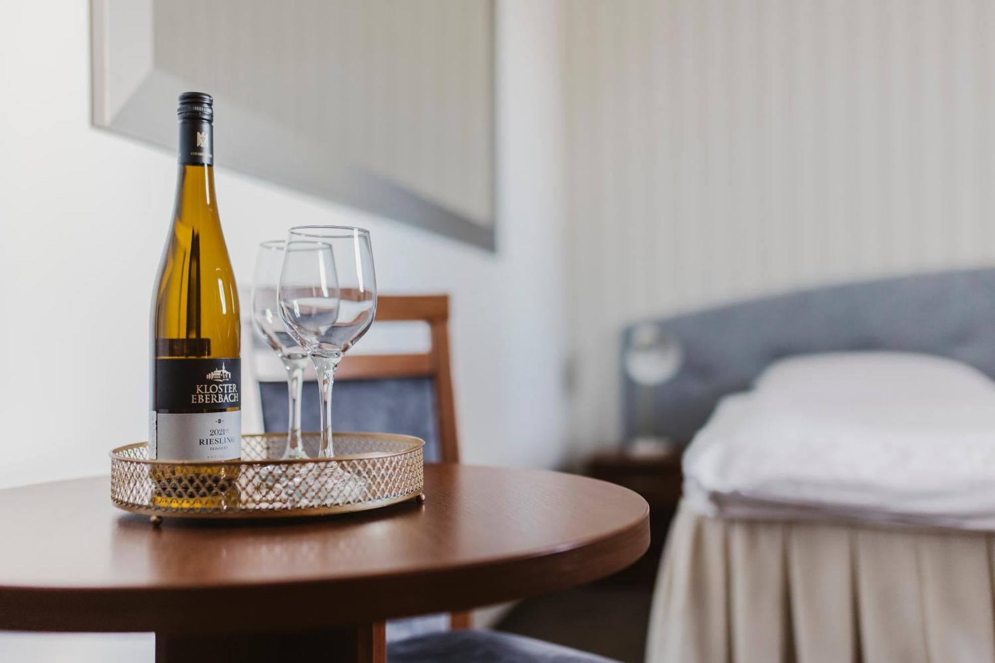 Hotel I Restauracja Borowianka Ostrow Wielkopolski Ngoại thất bức ảnh