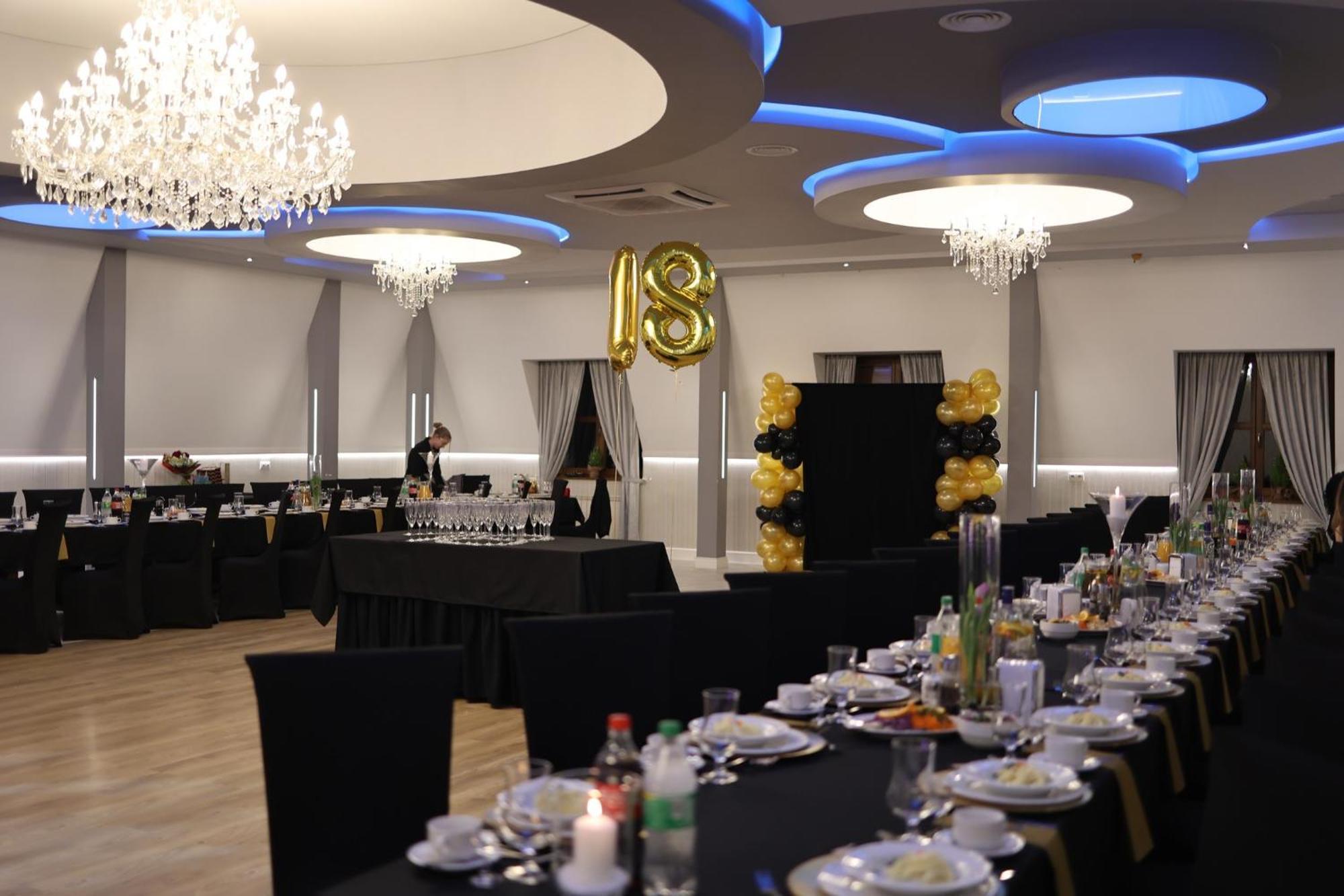 Hotel I Restauracja Borowianka Ostrow Wielkopolski Ngoại thất bức ảnh