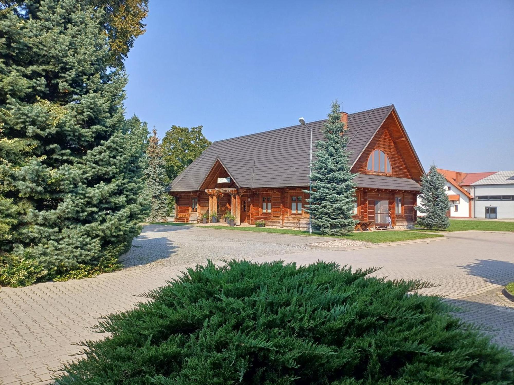Hotel I Restauracja Borowianka Ostrow Wielkopolski Ngoại thất bức ảnh
