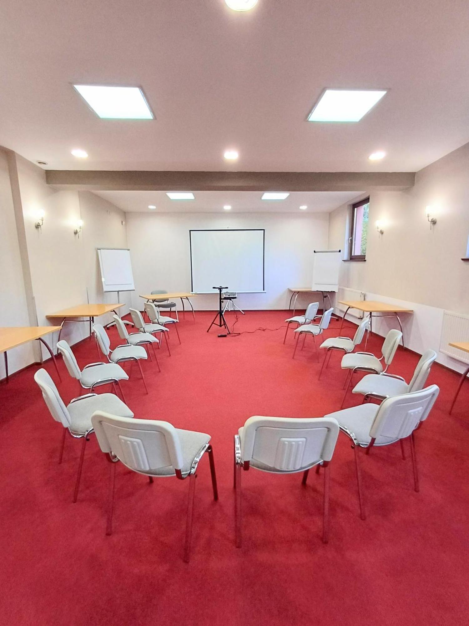 Hotel I Restauracja Borowianka Ostrow Wielkopolski Ngoại thất bức ảnh