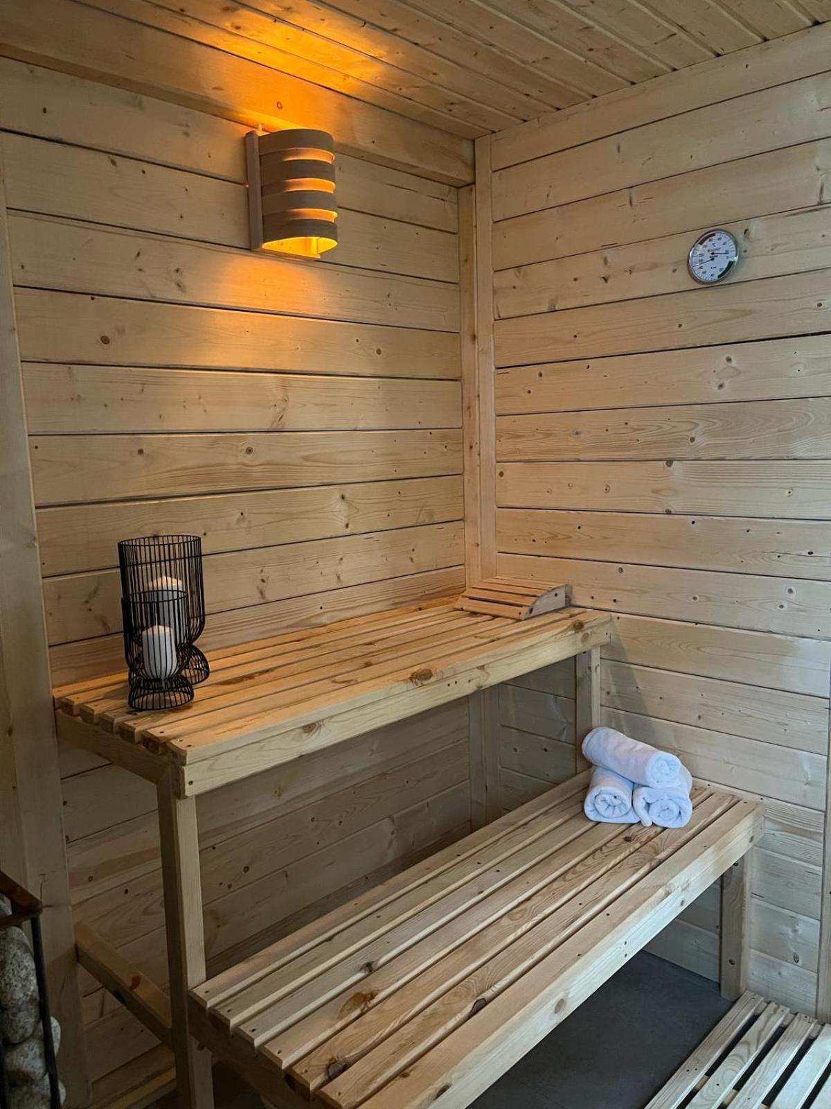 Hotel I Restauracja Borowianka Ostrow Wielkopolski Ngoại thất bức ảnh