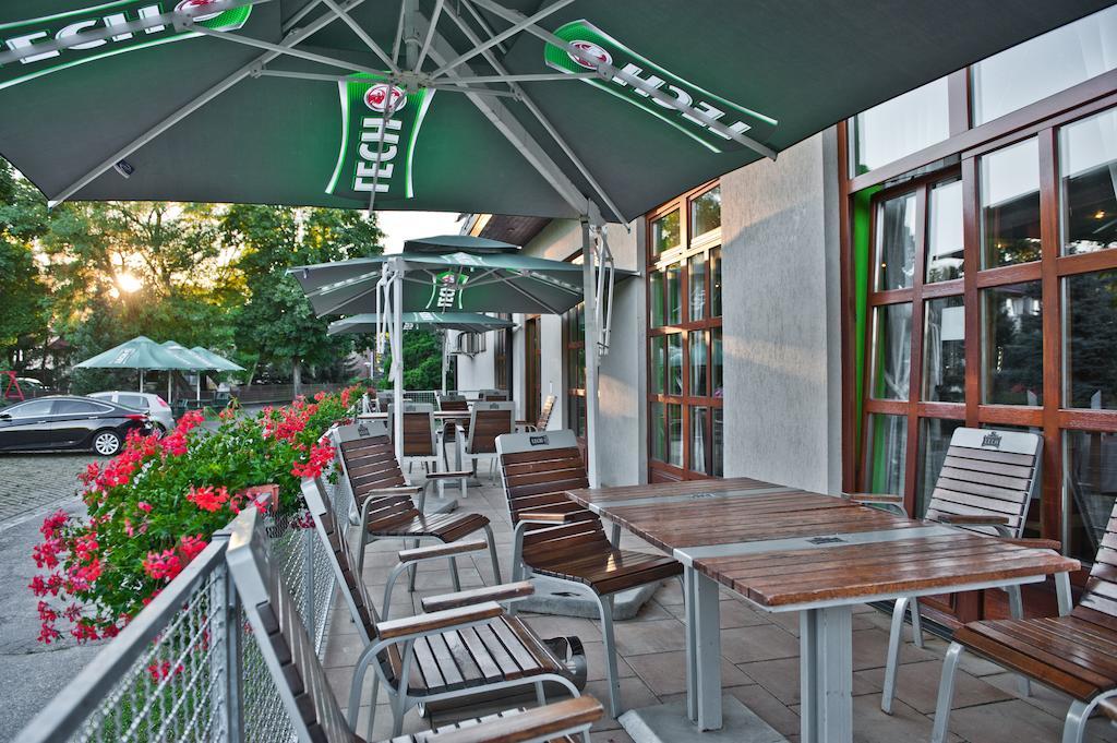Hotel I Restauracja Borowianka Ostrow Wielkopolski Ngoại thất bức ảnh